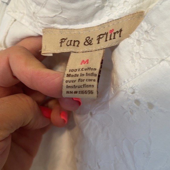 Cute mini skirt. - Picture 5 of 6